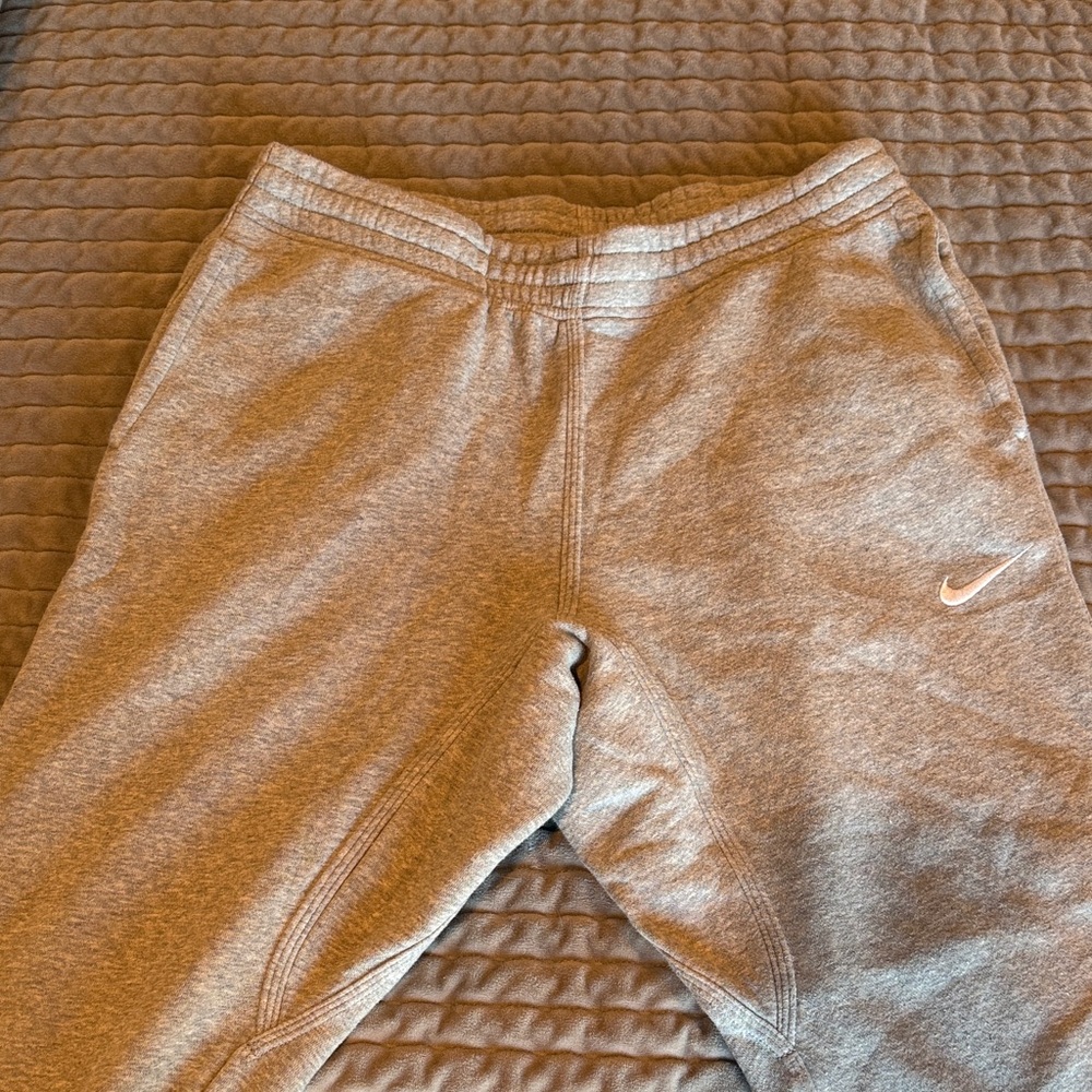 Nike Club Fleece Light Gray Joggers